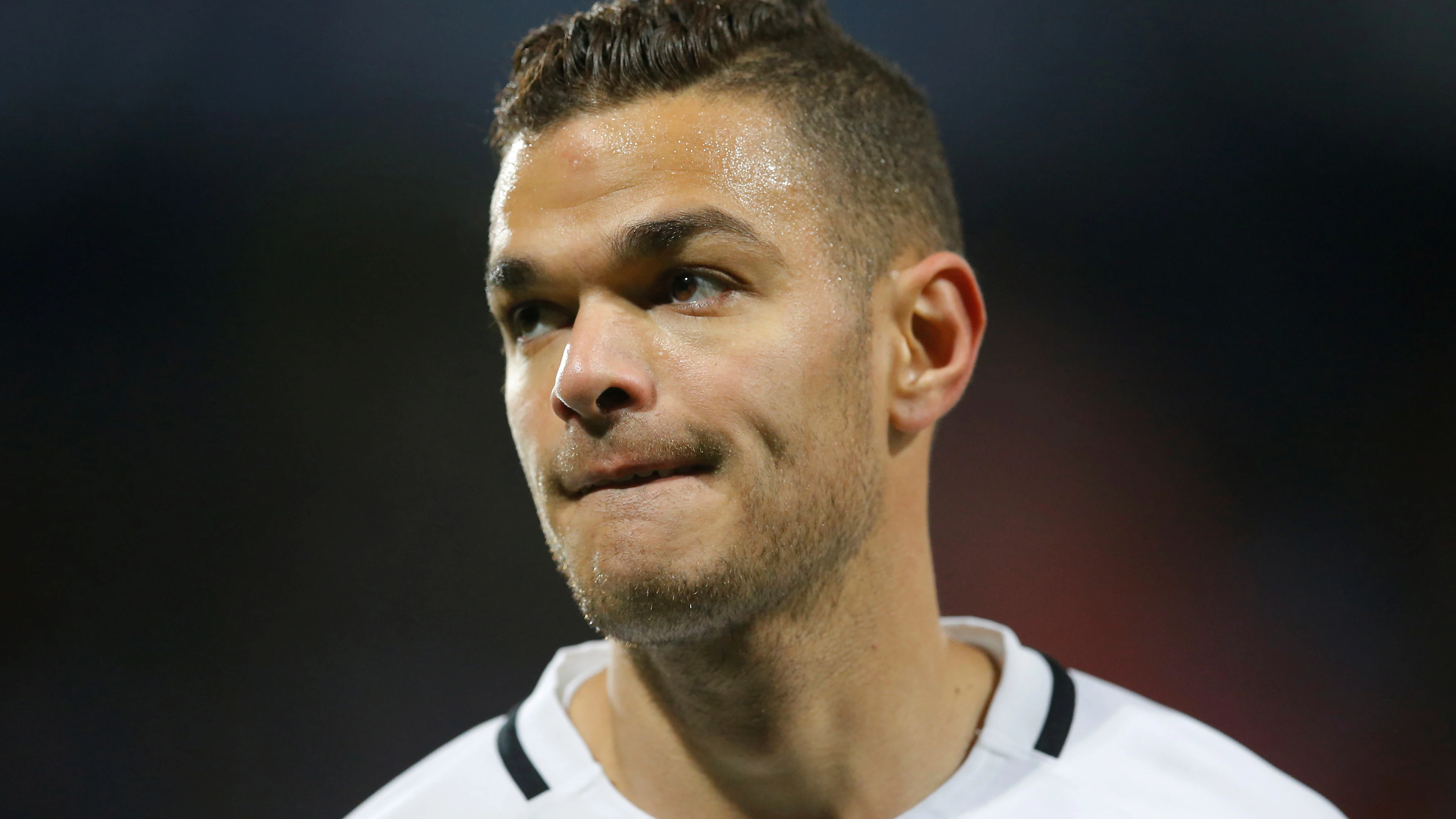 Ben Arfa durante un partido con el PSG