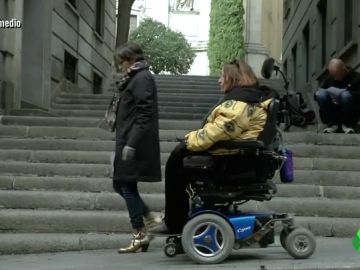 Cuando Rosana Torres mostró las dificultades de las personas de movilidad reducida en Madrid: "Necesitamos que nos traten como gente normal" Cuando Rosana Torres mostró las dificultades de las personas de movilidad reducida en Madrid: "Necesitamos que nos traten como gente normal"