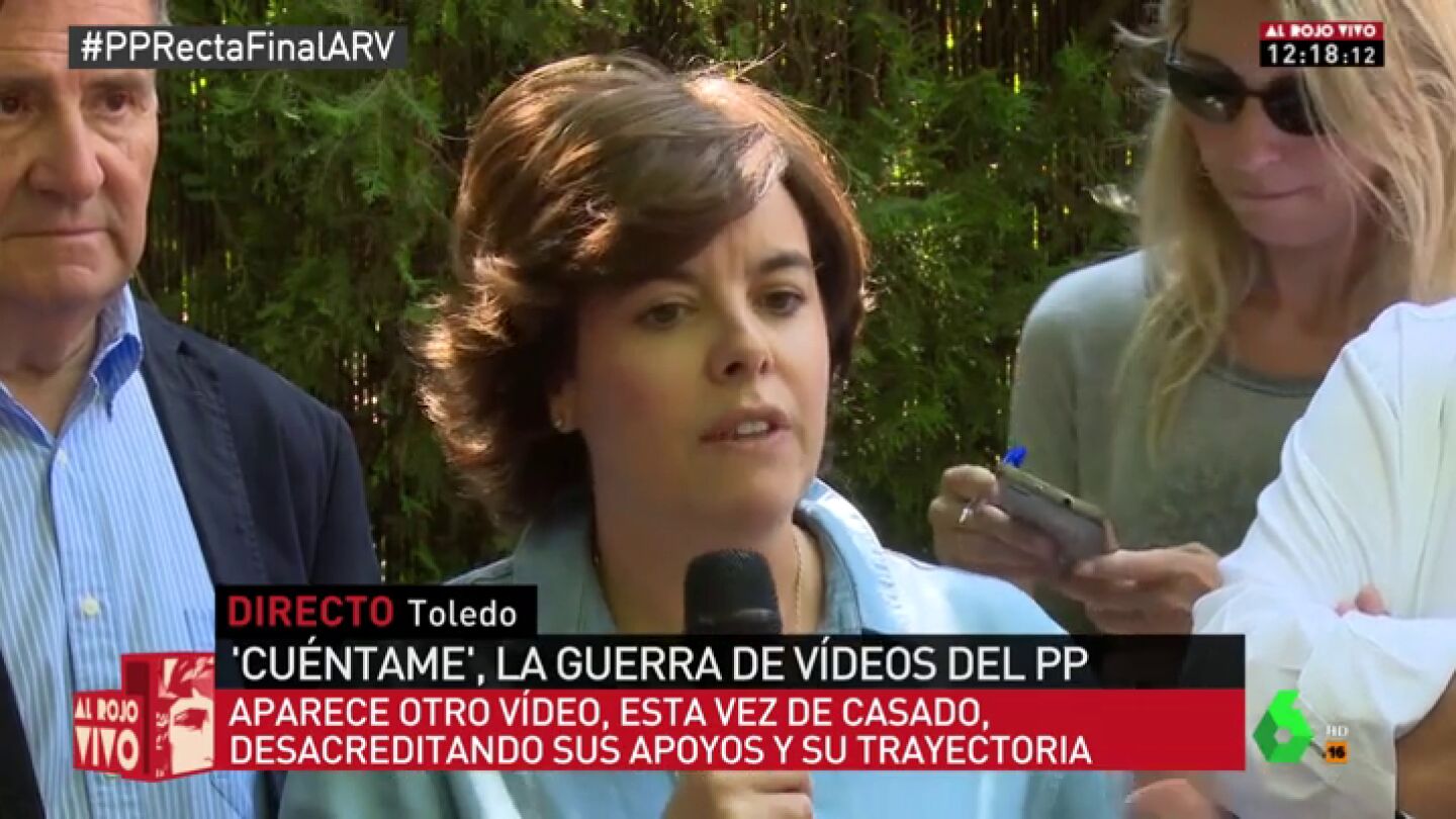 Soraya S&aacute;enz de Santamar&iacute;a respondiendo a los medios de comunicaci&oacute;n