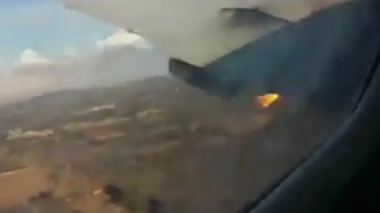 Momento previo a que un avión se estrelle