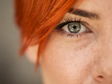 Mujer con pecas Mujer con pecas