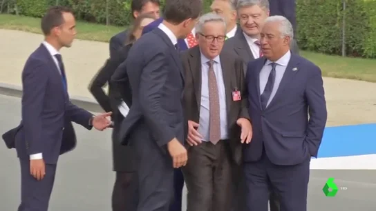 Juncker en la cumbre de la OTAN Juncker en la cumbre de la OTAN