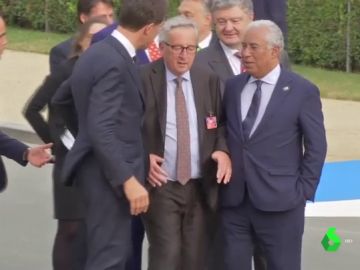 Juncker en la cumbre de la OTAN Juncker en la cumbre de la OTAN