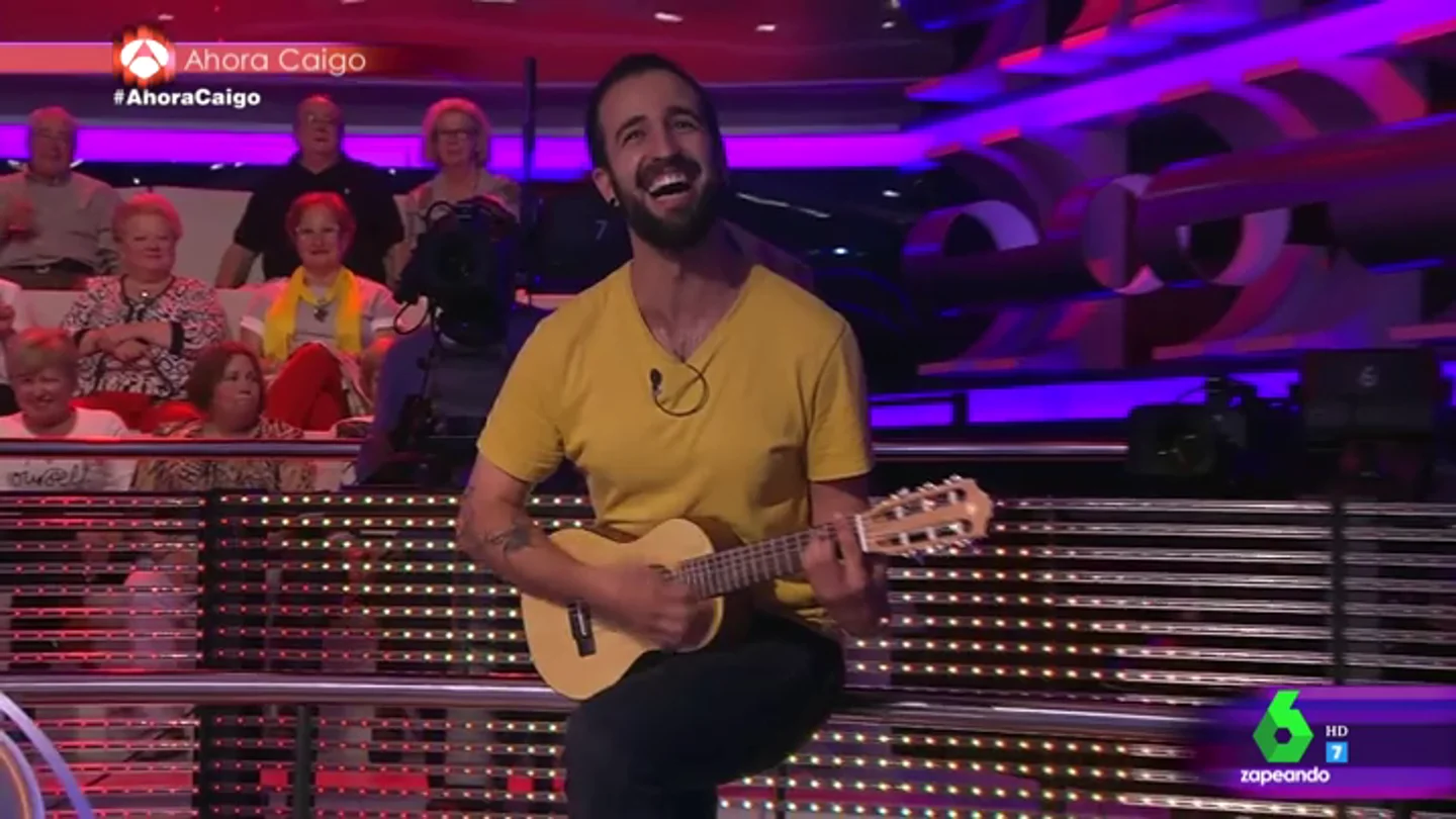 "Debería estar cansado de tus chistes": la sorprendente canción que ruboriza a Arturo Valls "Debería estar cansado de tus chistes": la sorprendente canción que ruboriza a Arturo Valls