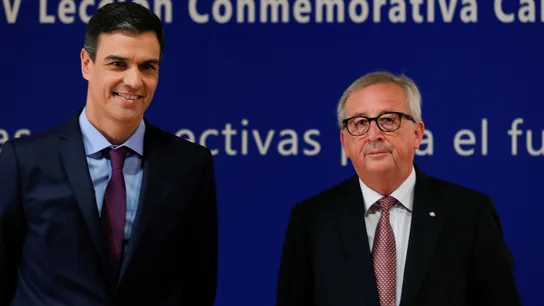 Sánchez pide a Juncker dejar claro a Trump que Europa no es enemiga de nadie Sánchez pide a Juncker dejar claro a Trump que Europa no es enemiga de nadie