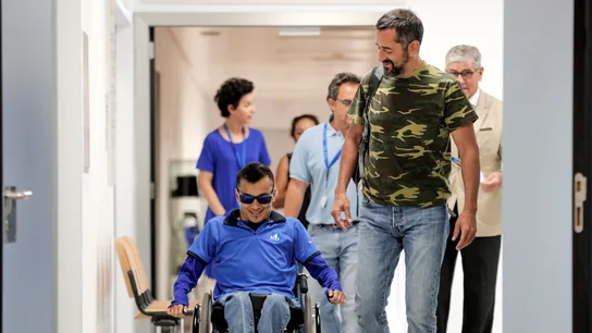 El doctor Pedro Cavadas ha reconstruido una separación completa de la columna vertebral y la pelvis El doctor Pedro Cavadas ha reconstruido una separación completa de la columna vertebral y la pelvis