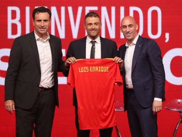 Presentación de Luis Enrique Presentación de Luis Enrique