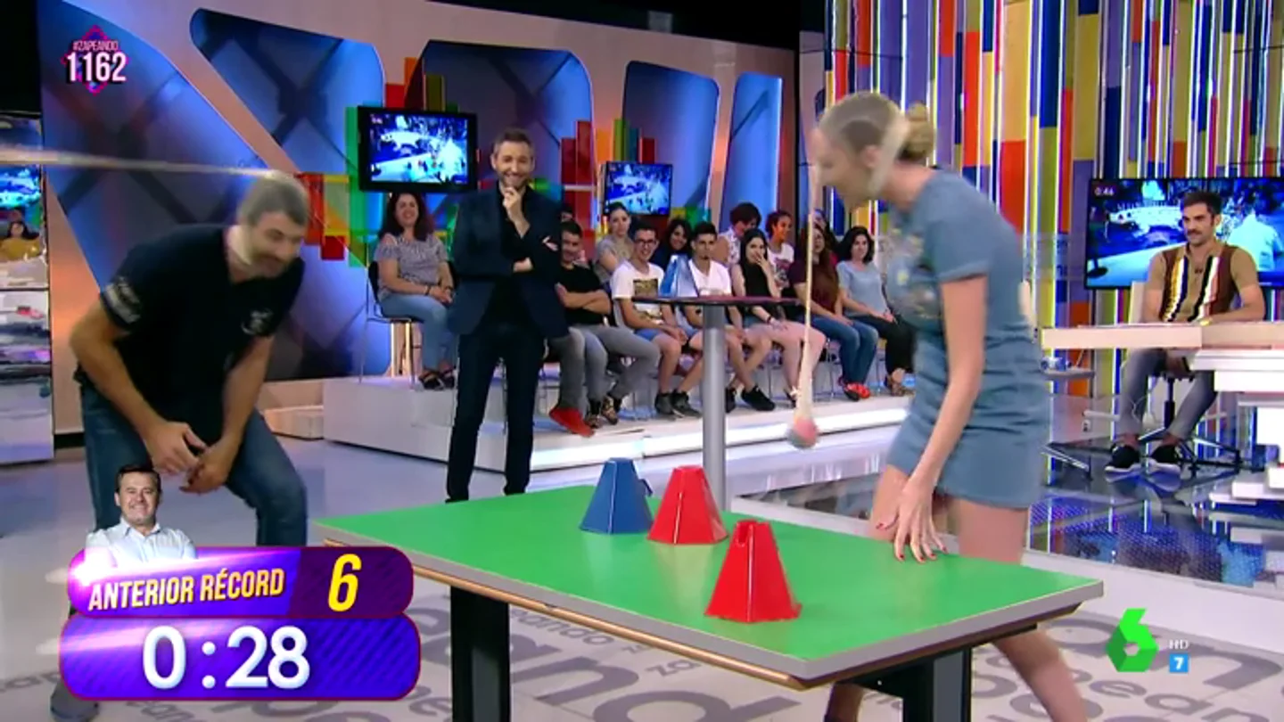 El juego de la bolita en la media vuelve a Zapeando: "Esto huele a Miki que echa pa' atras, es la misma media" El juego de la bolita en la media vuelve a Zapeando: "Esto huele a Miki que echa pa' atras, es la misma media"