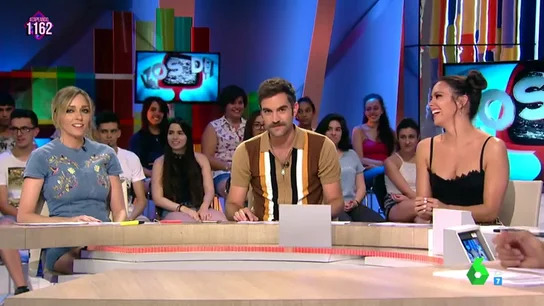 "¡Se le veía el culo todo el tiempo, ya la avisé de que ese vestido era muy corto!": Cristina Pedroche desvela lo que no se vio en televisión del reto de Anna Simon "¡Se le veía el culo todo el tiempo, ya la avisé de que ese vestido era muy corto!": Cristina Pedroche desvela lo que no se vio en televisión del reto de Anna Simon