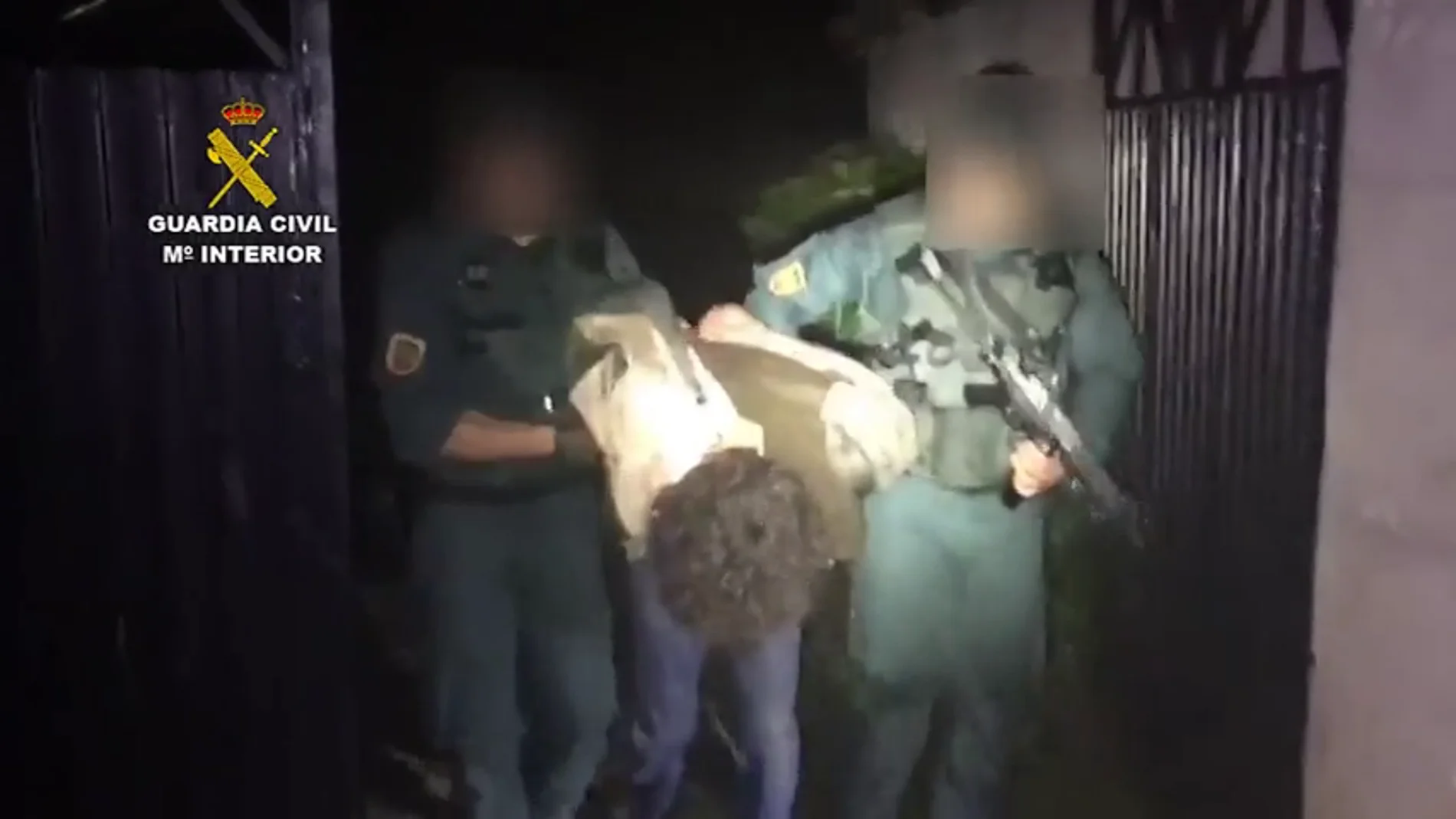 La Guardia Civil detiene al hombre armado que huyó tras atrincherarse en Turieno