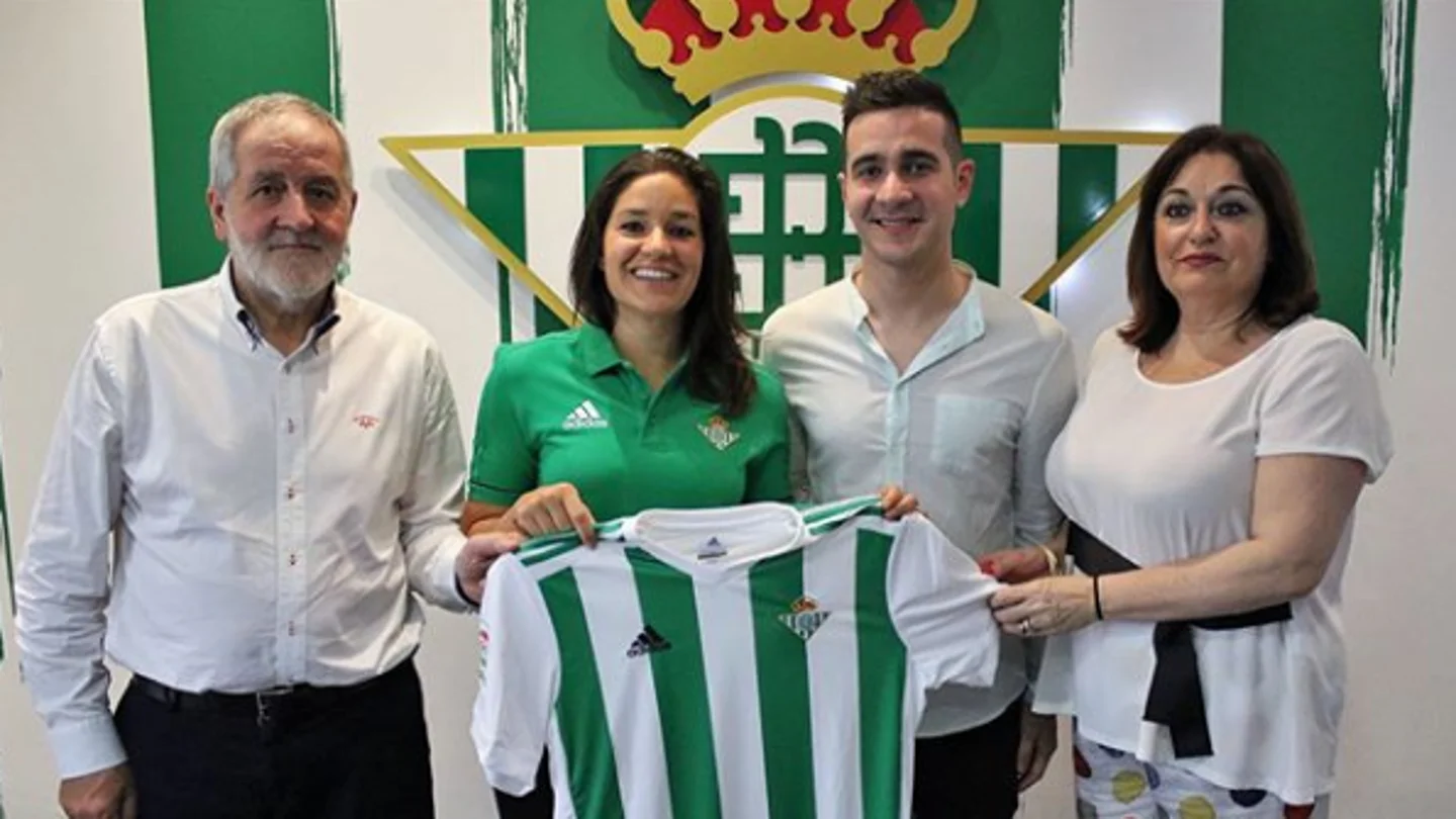 Ana Romero, en su presentación como jugadora del Betis Ana Romero, en su presentación como jugadora del Betis