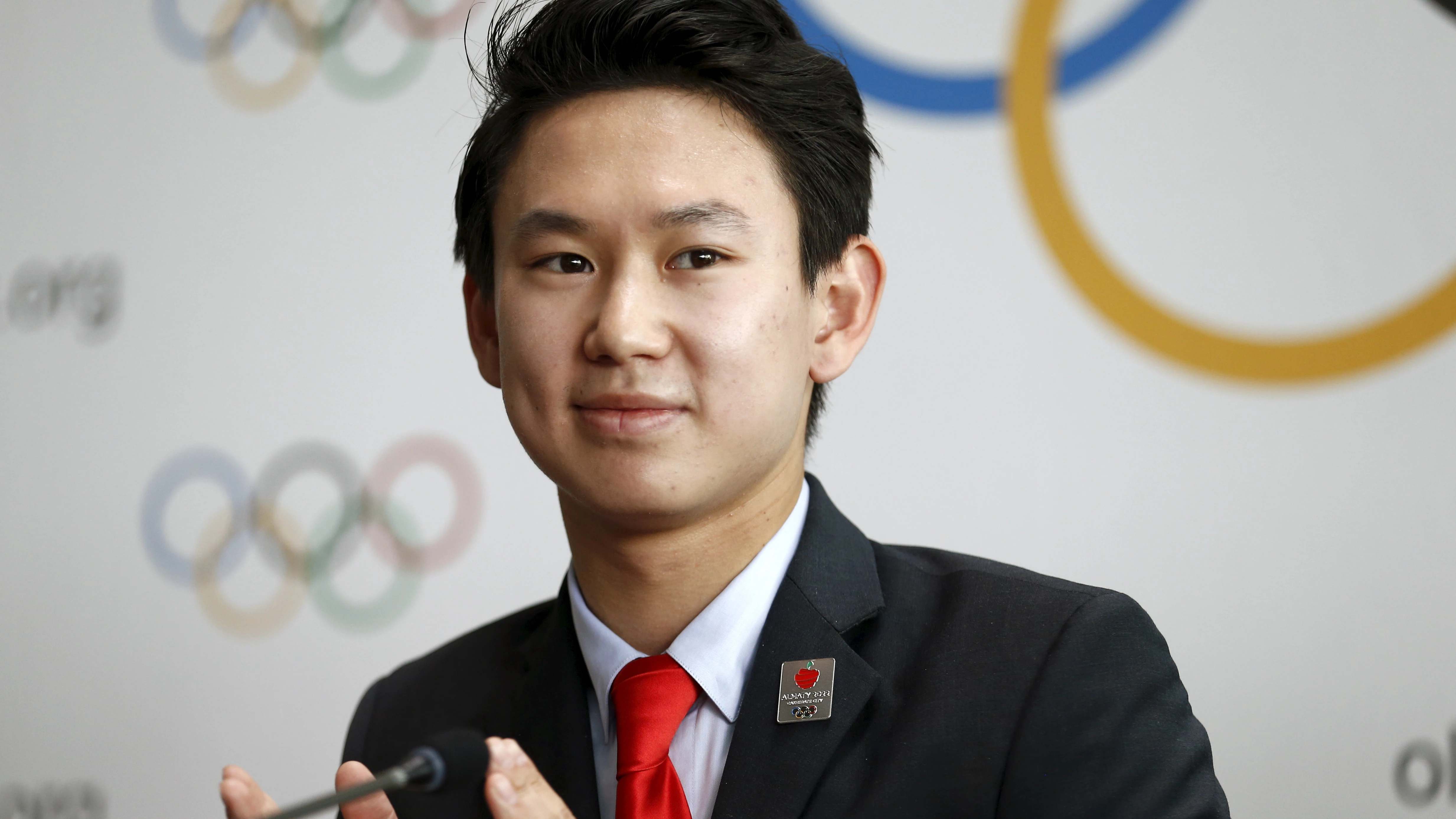 Denis Ten, durante una conferencia de prensa