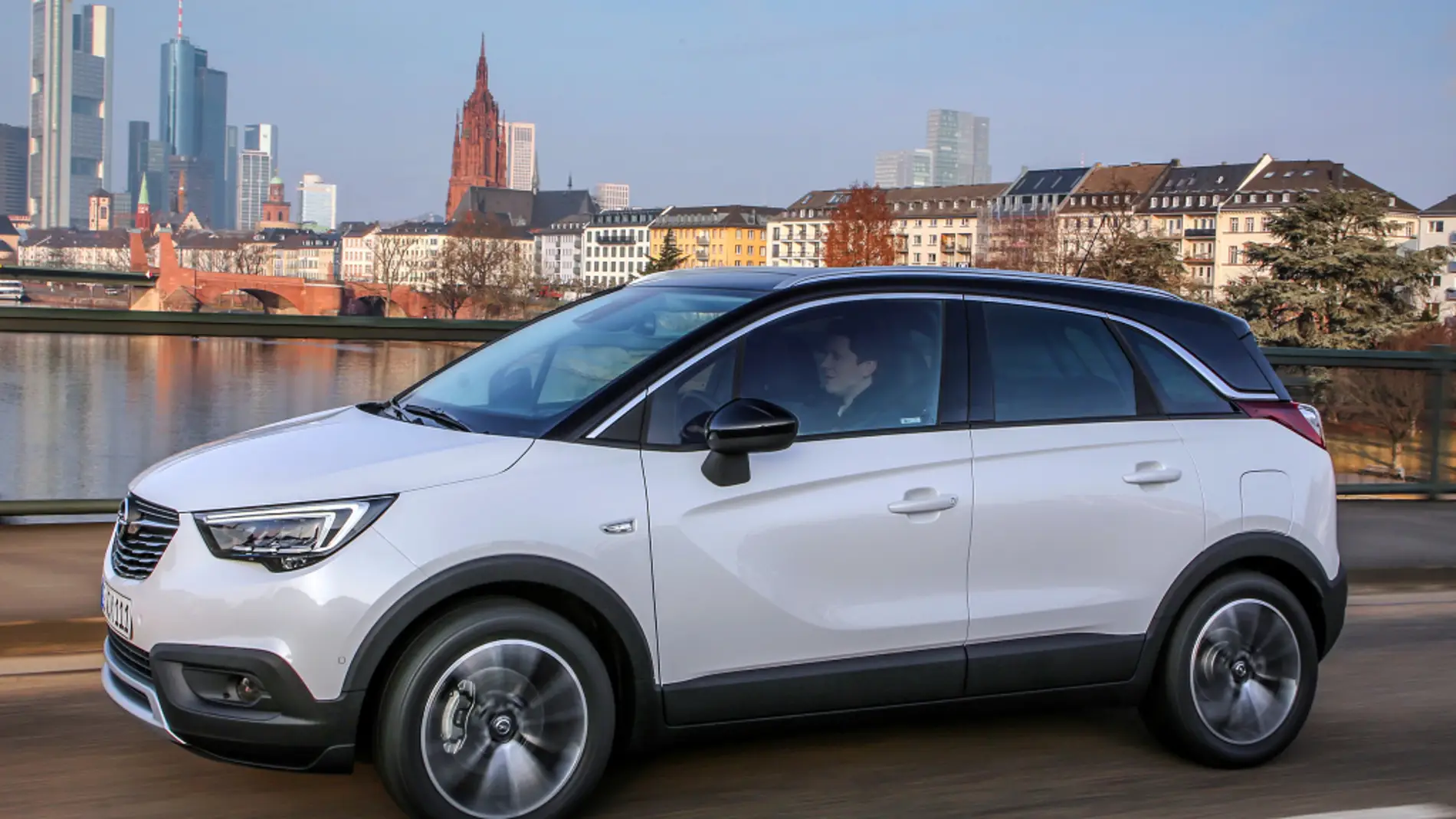 El Opel Crossland X estrena motores y niveles de terminación