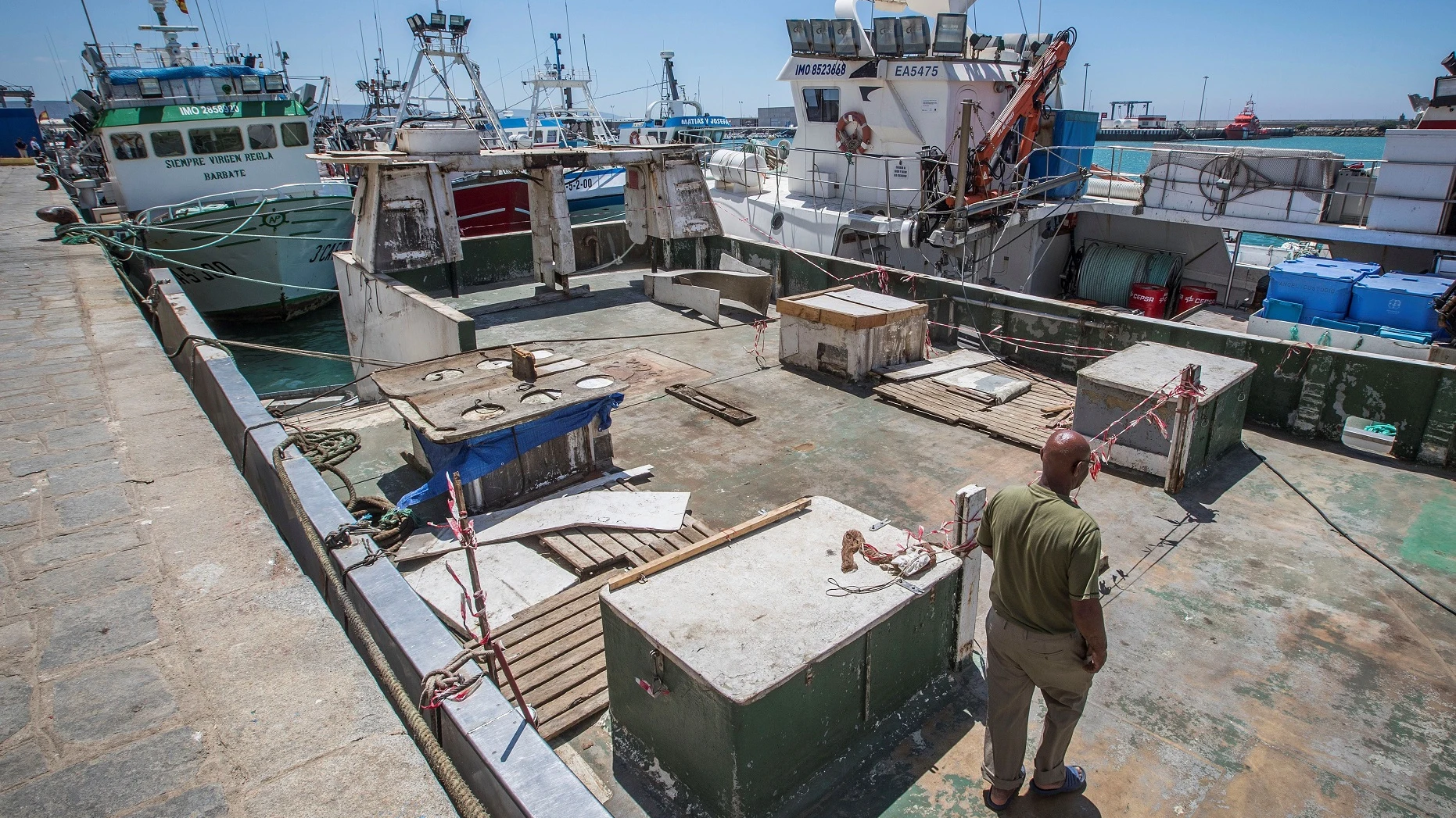 Pesqueros amarrados en el puerto de Barbate (Cádiz)