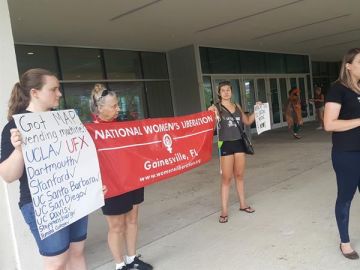 National Women's Liberation de Gainesville piden más máquinas expendedoras de antconceptivos National Women's Liberation de Gainesville piden más máquinas expendedoras de antconceptivos