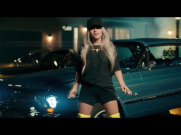 Becky G en el vídeo de 'Zooted' Becky G en el vídeo de 'Zooted'