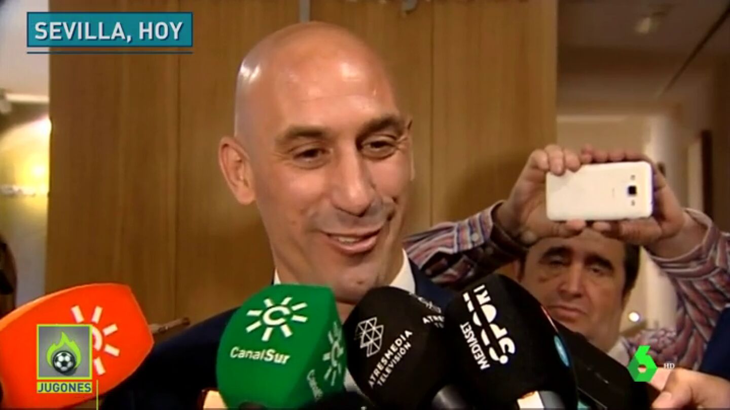 Luis Rubiales: "Con el &uacute;nico entrenador que he hablado es con Luis Enrique"