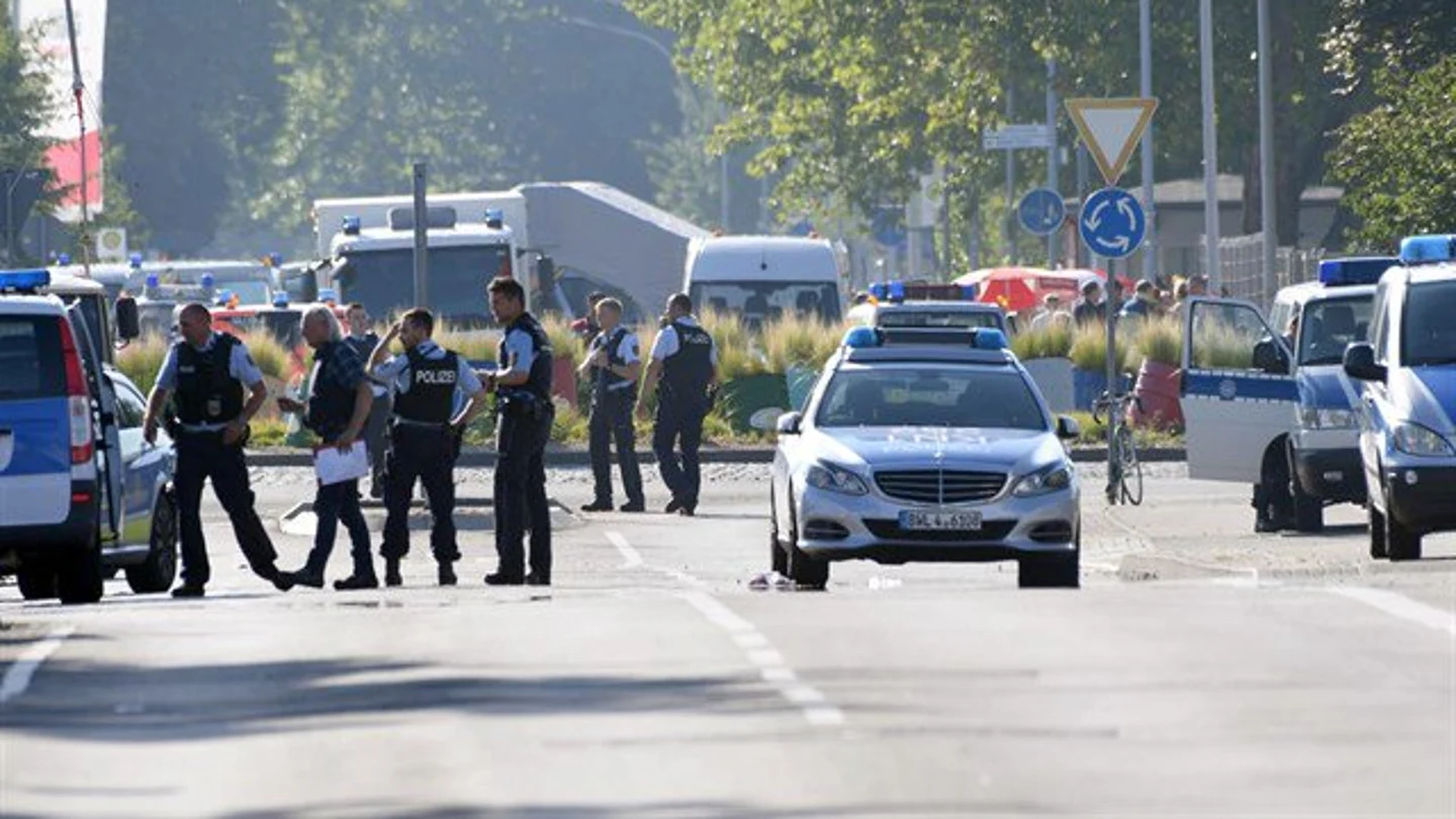 Policía en la ciudad de Lubeck, Alemania Policía en la ciudad de Lubeck, Alemania
