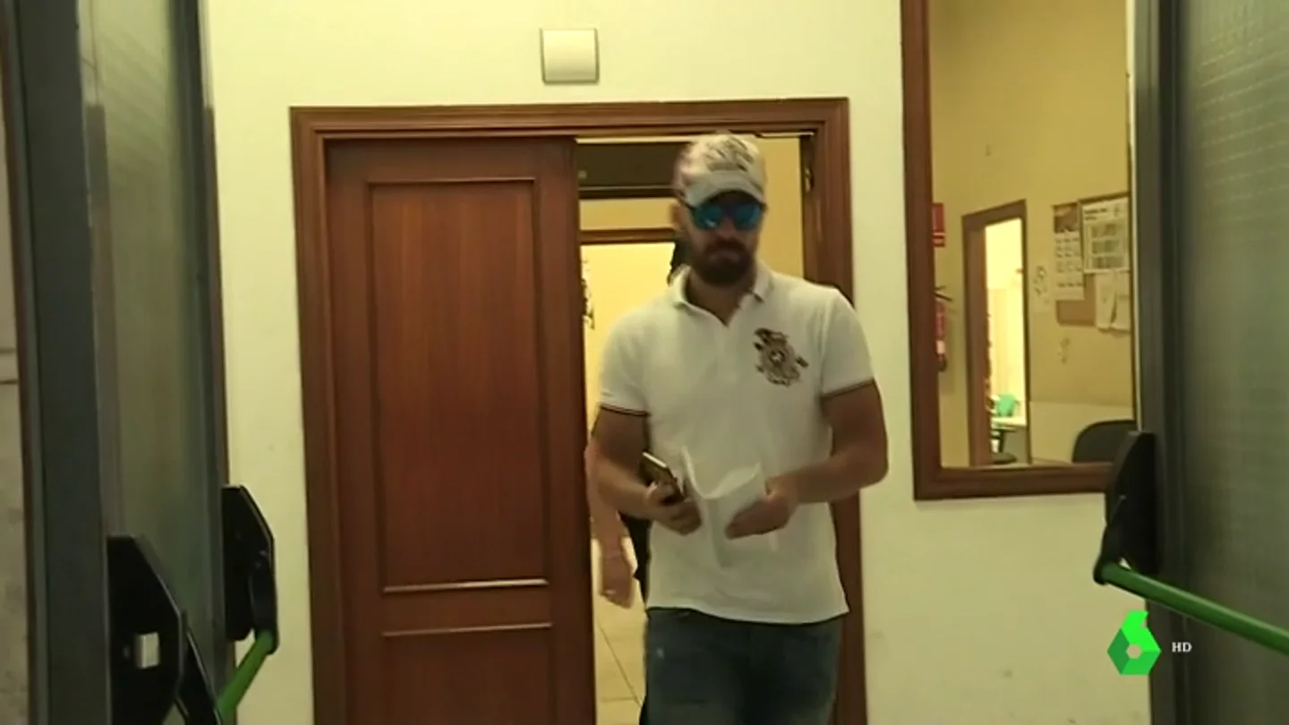Margarita Robles confirma que investigan si el guardia civil de 'La Manada' usó un móvil en prisión: "Vamos a ver si fue así" Margarita Robles confirma que investigan si el guardia civil de 'La Manada' usó un móvil en prisión: "Vamos a ver si fue así"