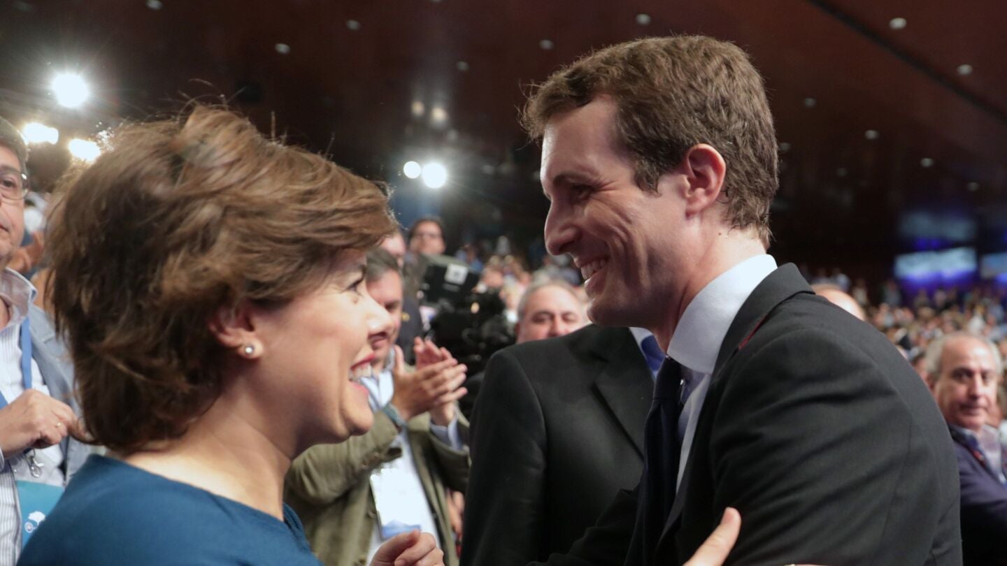Soraya S&aacute;enz de Santamar&iacute;a y Pablo Casado, en el Congreso Extraordinario del PP