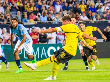 Götze marca de penalti el gol del triunfo del Dortmund sobre el Manchester City Götze marca de penalti el gol del triunfo del Dortmund sobre el Manchester City