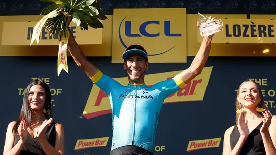 Omar Fraile celebrando su triunfo Omar Fraile celebrando su triunfo