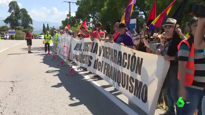 Manifestación antifascista frente al Valle de los Caídos