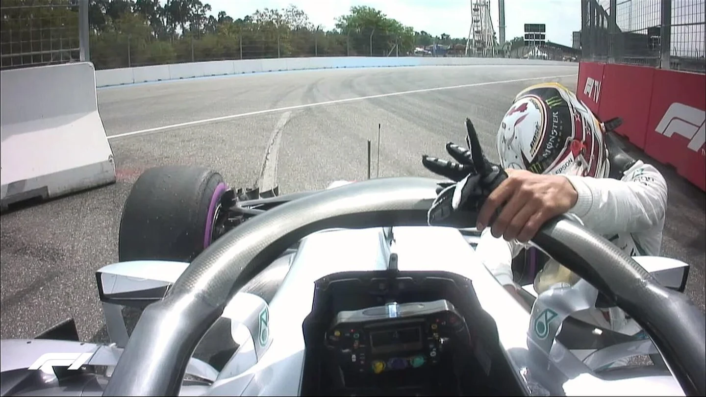 Hamilton, 'rendido' en su Mercedes Hamilton, 'rendido' en su Mercedes
