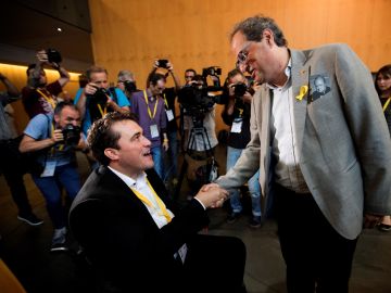 David Bonvehí (i), felicitado por el presidente de la Generalitat de Cataluña, Quim Torra David Bonvehí (i), felicitado por el presidente de la Generalitat de Cataluña, Quim Torra
