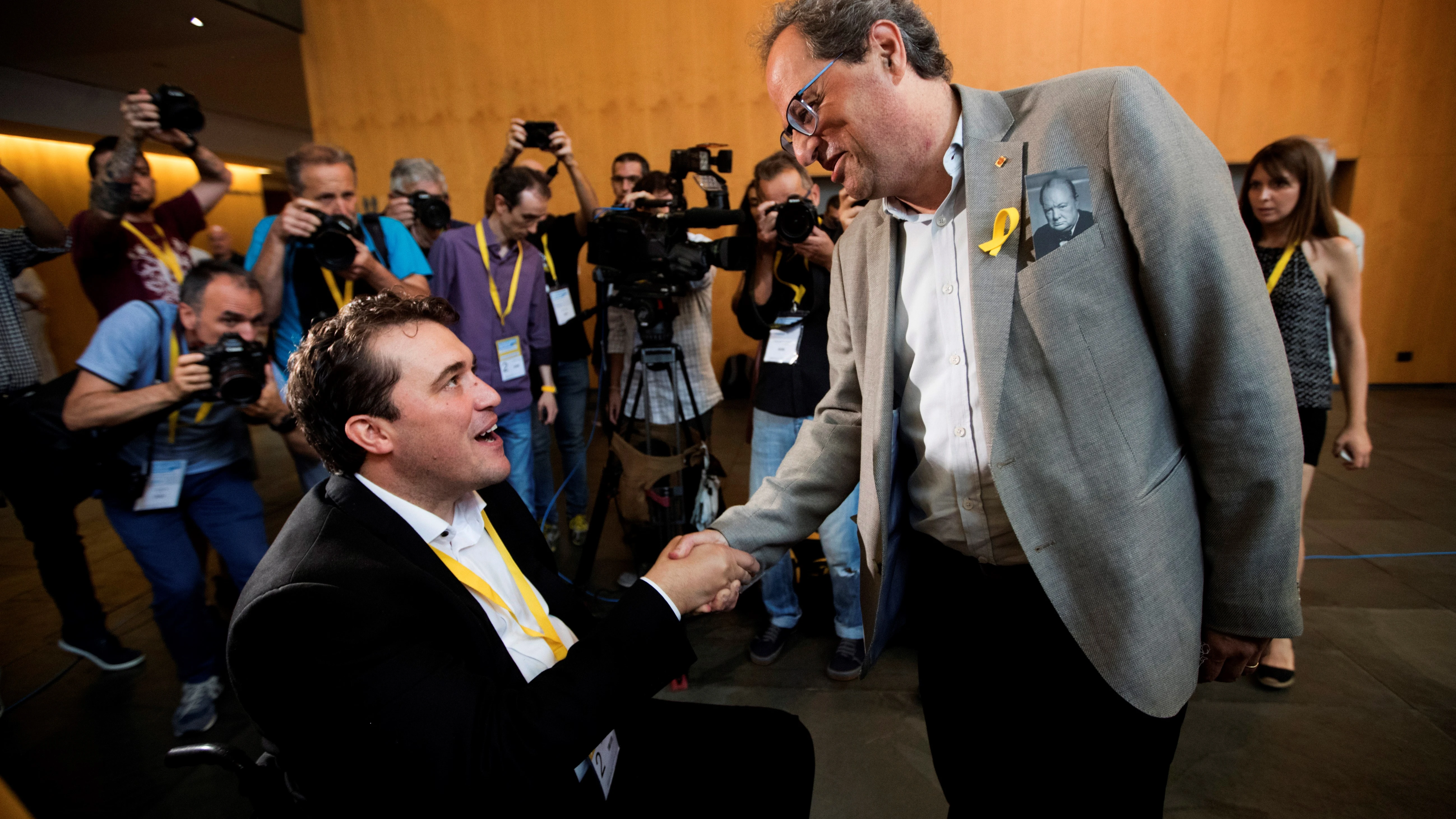 David Bonvehí, felicitado por el presidente de la Generalitat de Cataluña, Quim Torra 