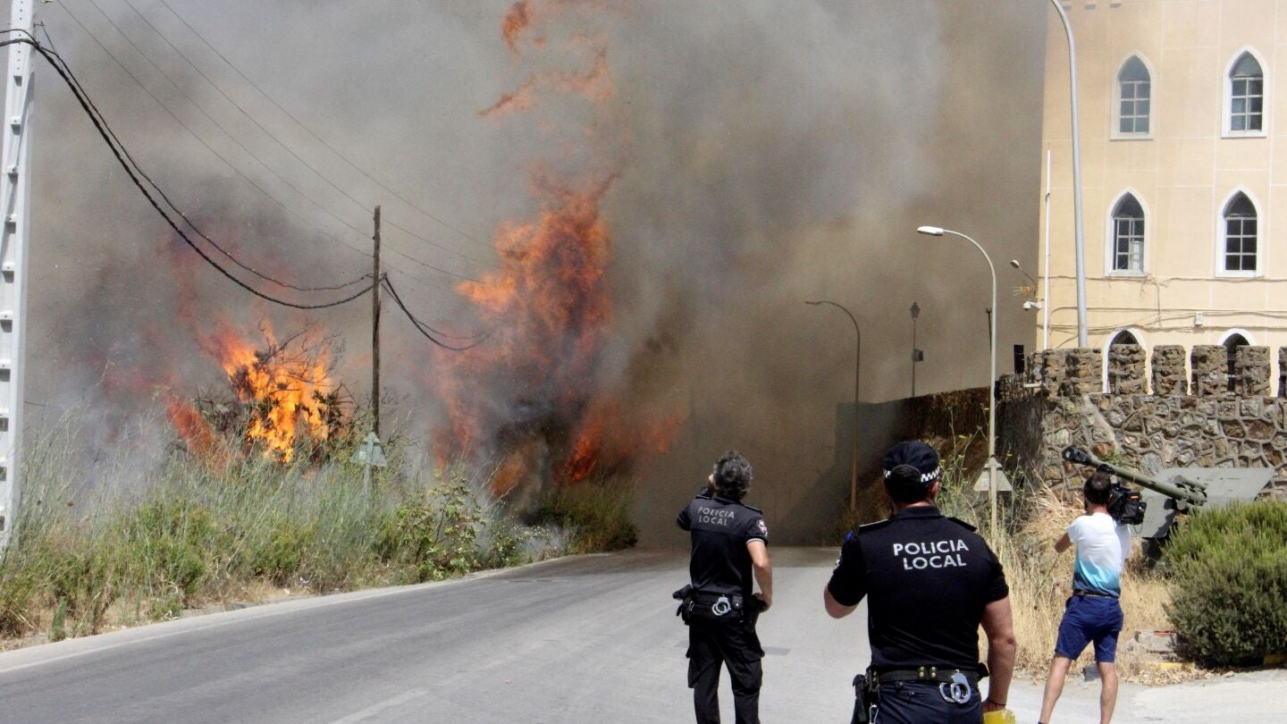 Incendio declarado esta tarde en la zona de Garc&iacute;a Aldave, en Ceuta