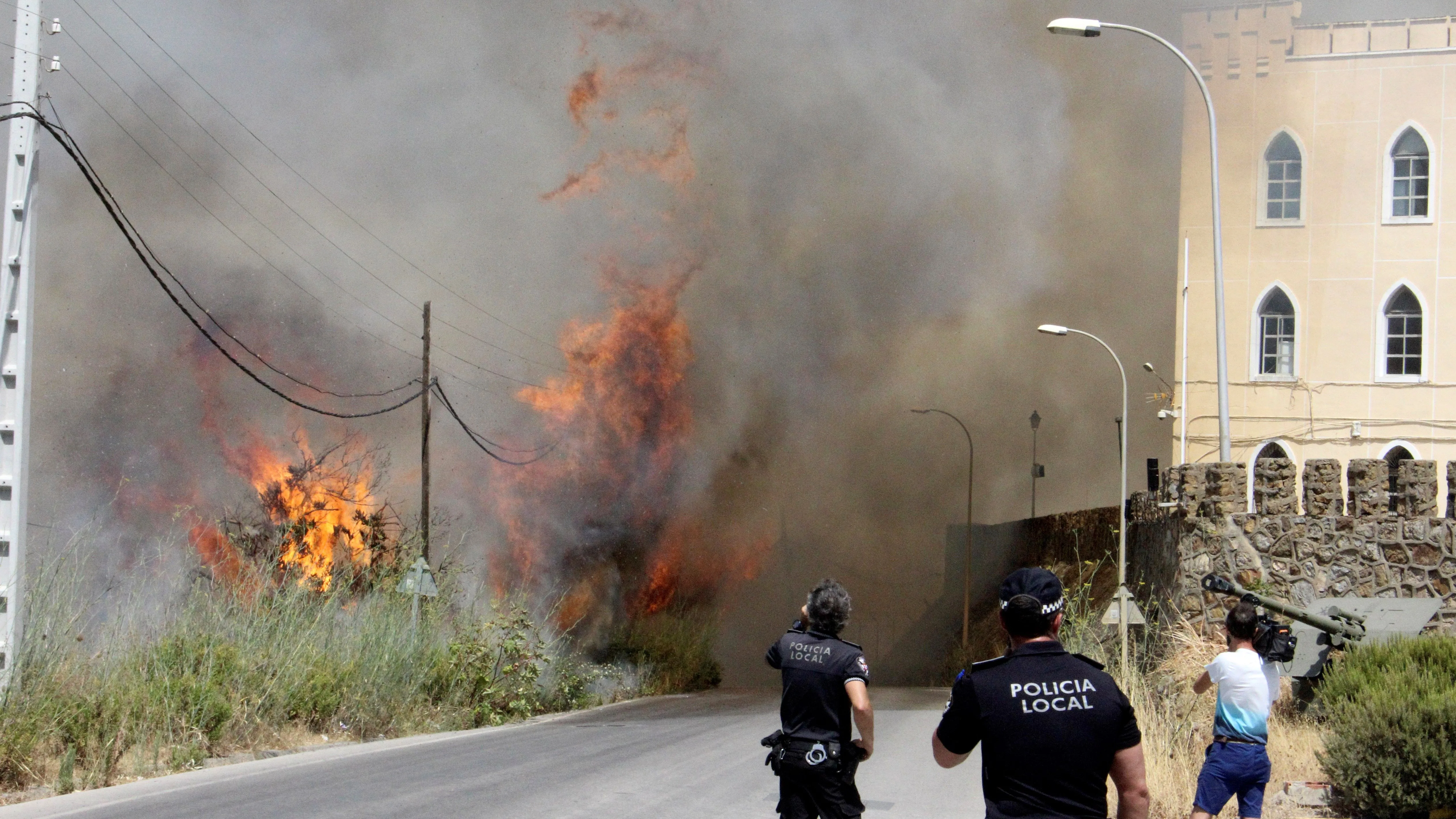 Incendio declarado esta tarde en la zona de García Aldave, en Ceuta