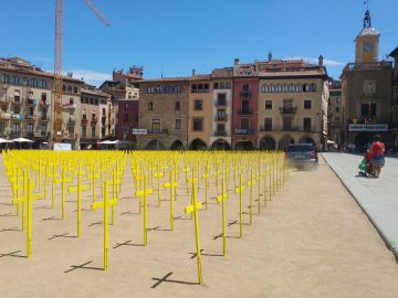 Imagen de las cruces arrolladas por el coche Imagen de las cruces arrolladas por el coche