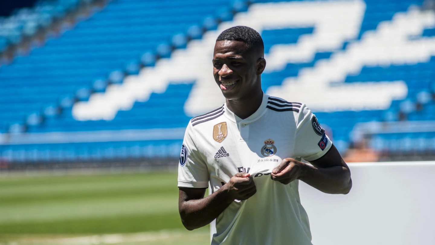 Vinicius, con la camiseta del Real Madrid Vinicius, con la camiseta del Real Madrid