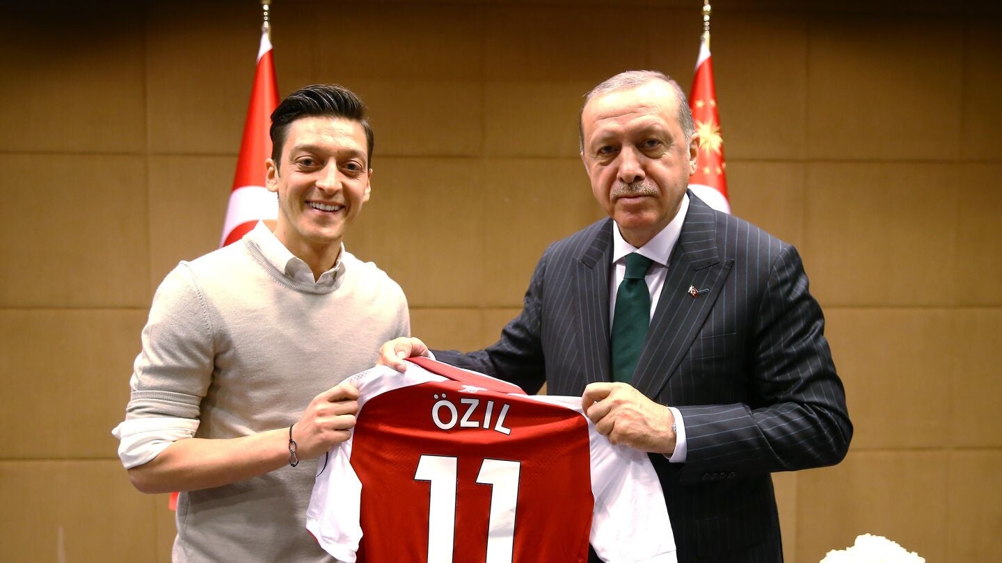 Mesut &Ouml;zil y el presidente turco Erdogan