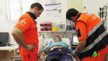 El servicio de Ambulancias atiende a una mujer que ha sufrido una arritmia