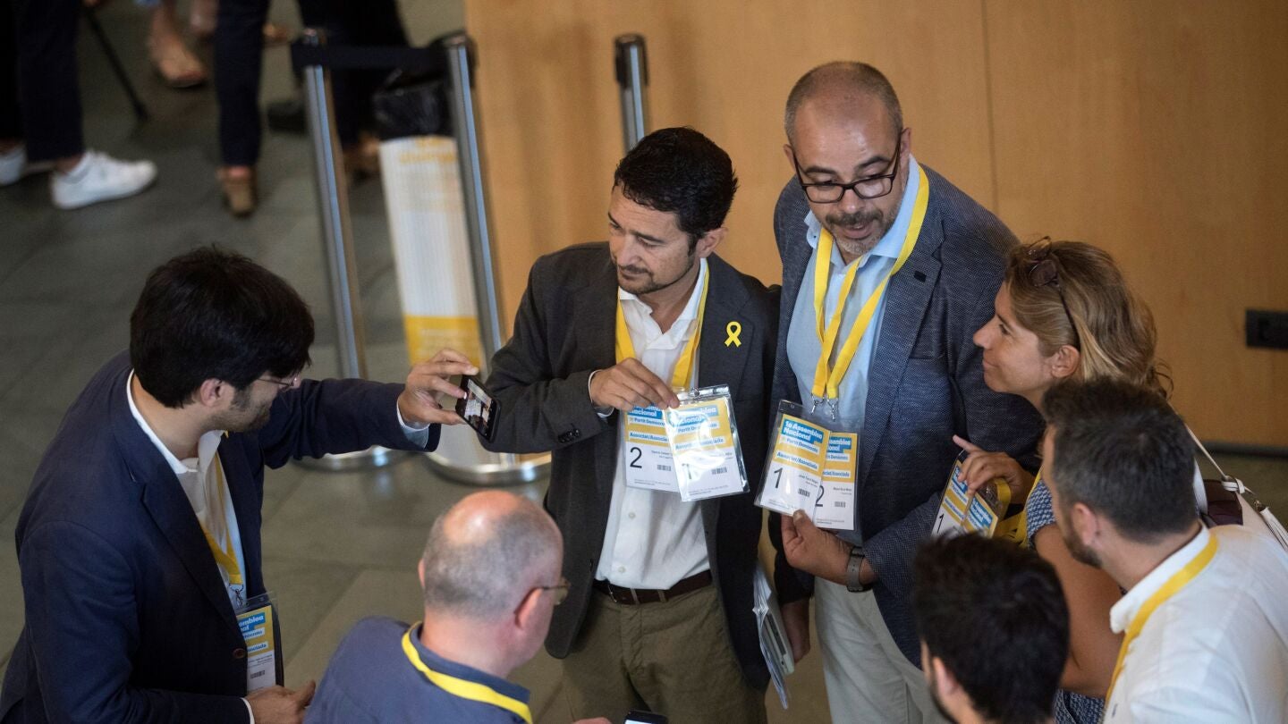 Miembros del PDeCAT reunidos en la asamblea del partido