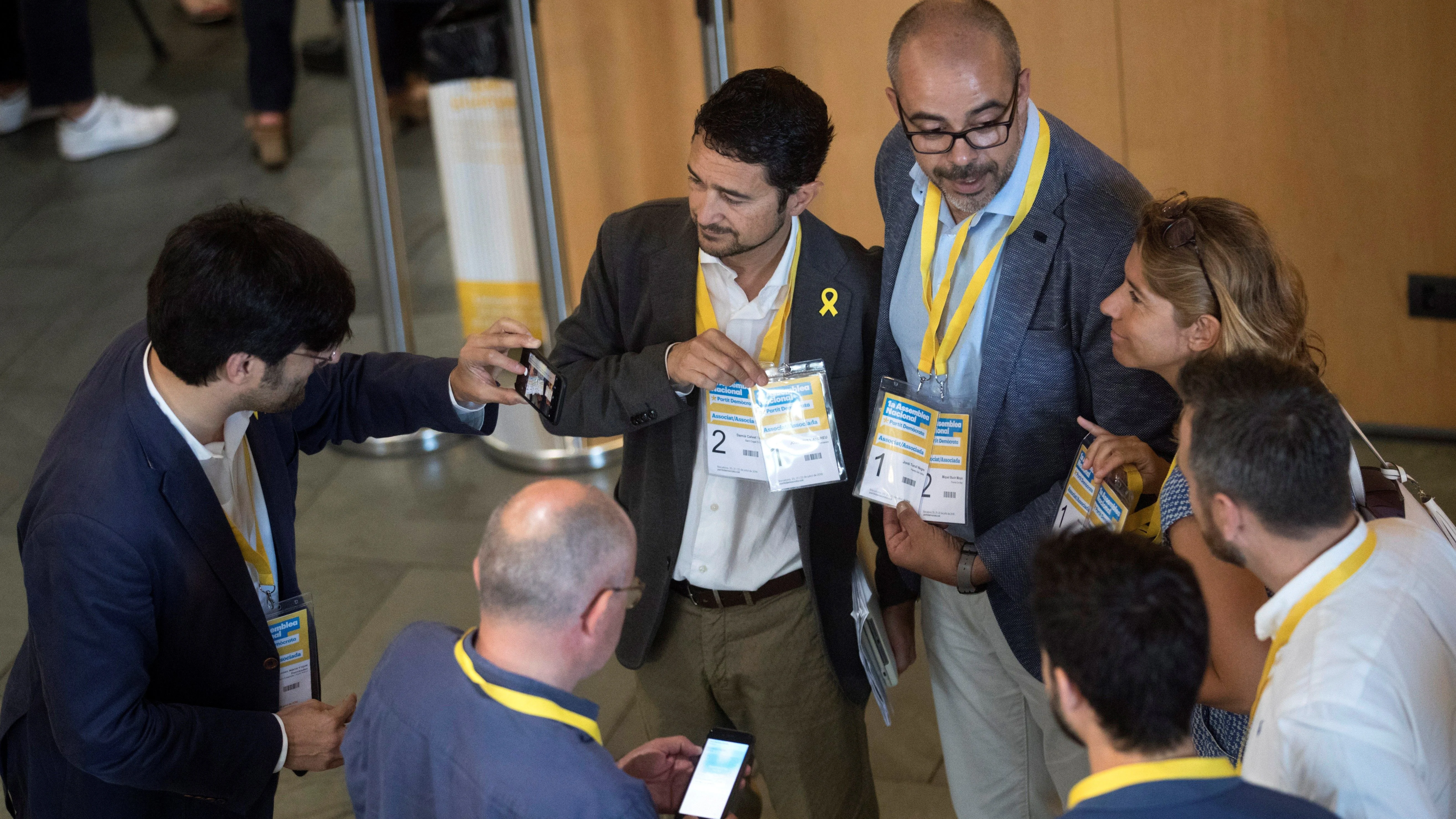 Miembros del PDeCAT reunidos en la asamblea del partido