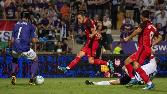 Remate de Pablo Sarabia en Europa League Remate de Pablo Sarabia en Europa League