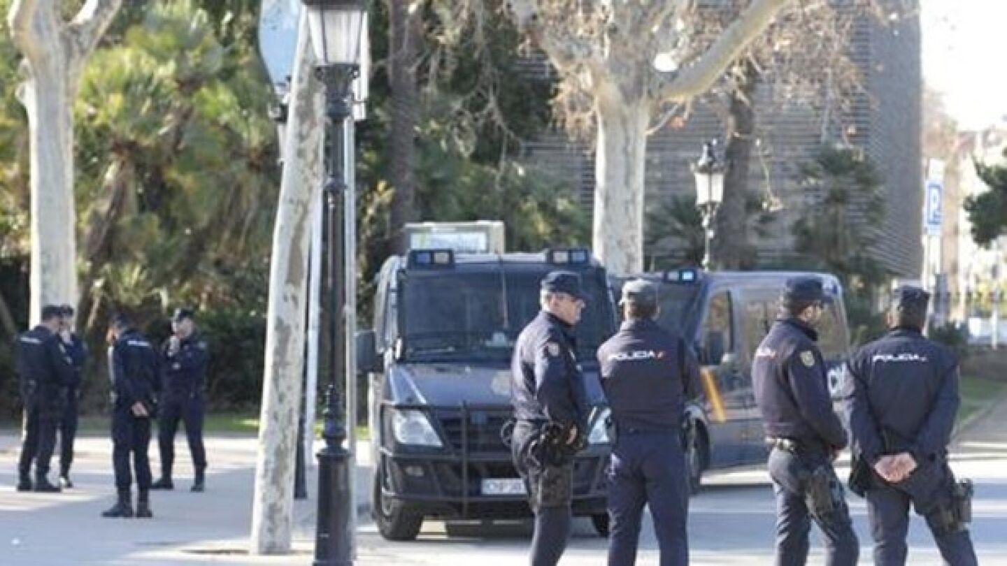 En la imagen la Polic&iacute;a Nacional