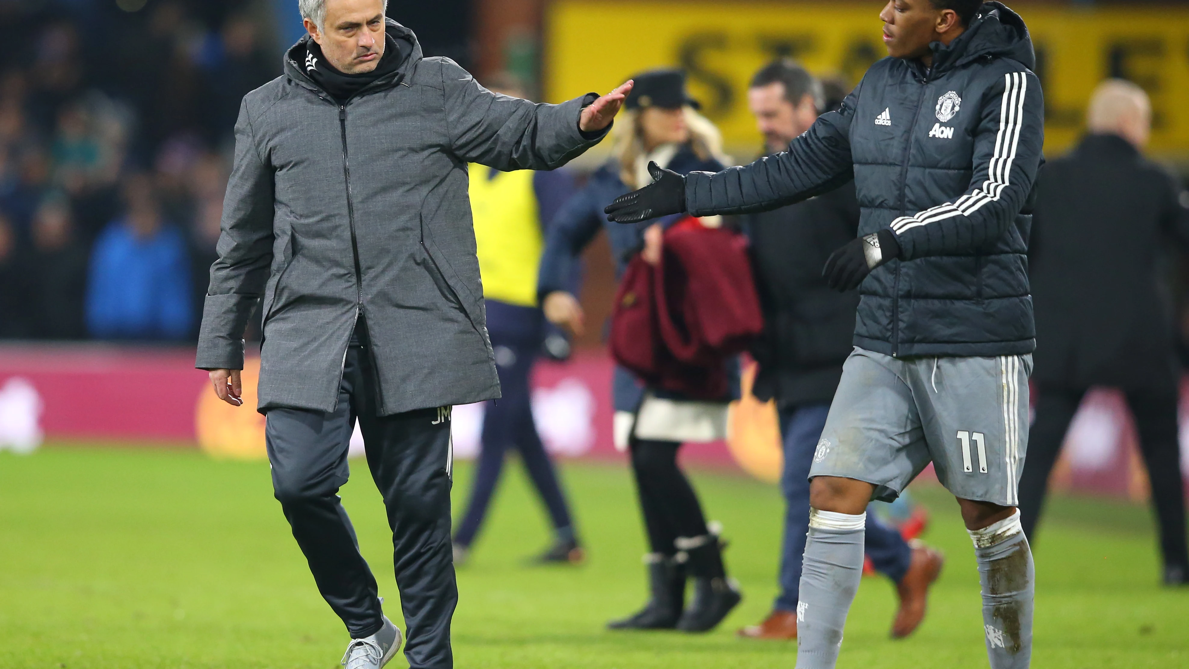 Mourinho y Martial, tras un partido del Manchester United