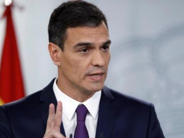 laSexta Noticias 20:00 (03-08-18) Cataluña, migraciones, el PP... los titulares de la comparecencia de Pedro Sánchez en la que insistió en agotar la legislatura laSexta Noticias 20:00 (03-08-18) Cataluña, migraciones, el PP... los titulares de la comparecencia de Pedro Sánchez en la que insistió en agotar la legislatura