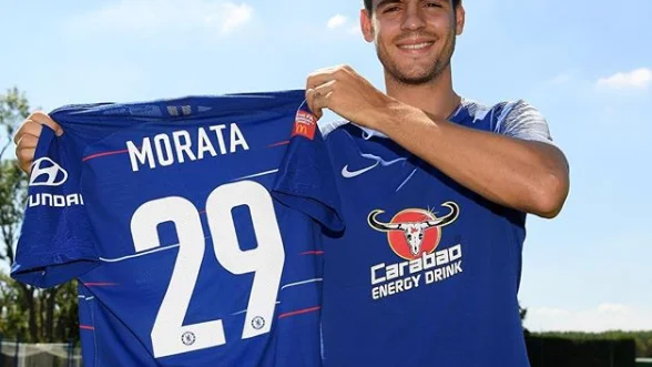 Álvaro Morata con su nuevo dorsal