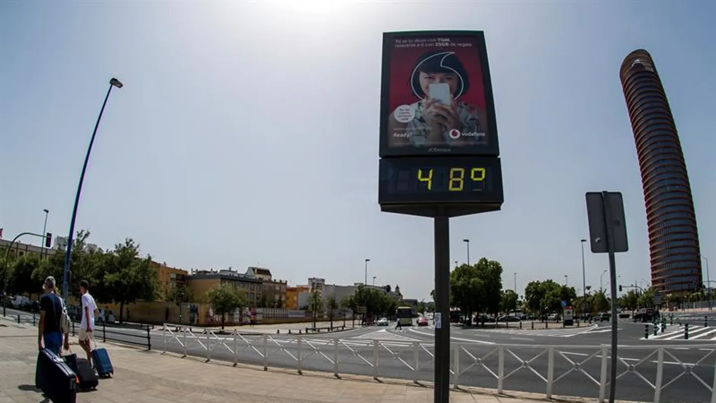 Un termómetro de Sevilla que marca 48ºC debido a la ola de calo Un termómetro de Sevilla que marca 48ºC debido a la ola de calo