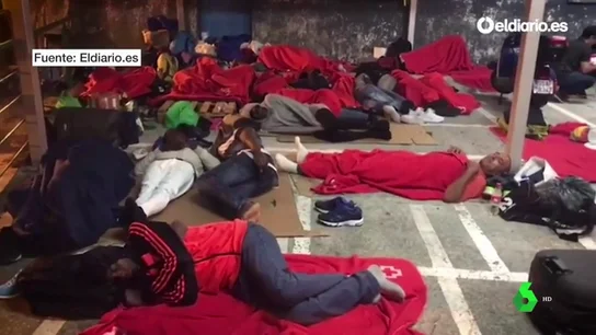 Migrantes durmiendo en Irún Migrantes durmiendo en Irún
