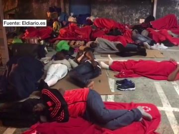 Migrantes durmiendo en Irún Migrantes durmiendo en Irún