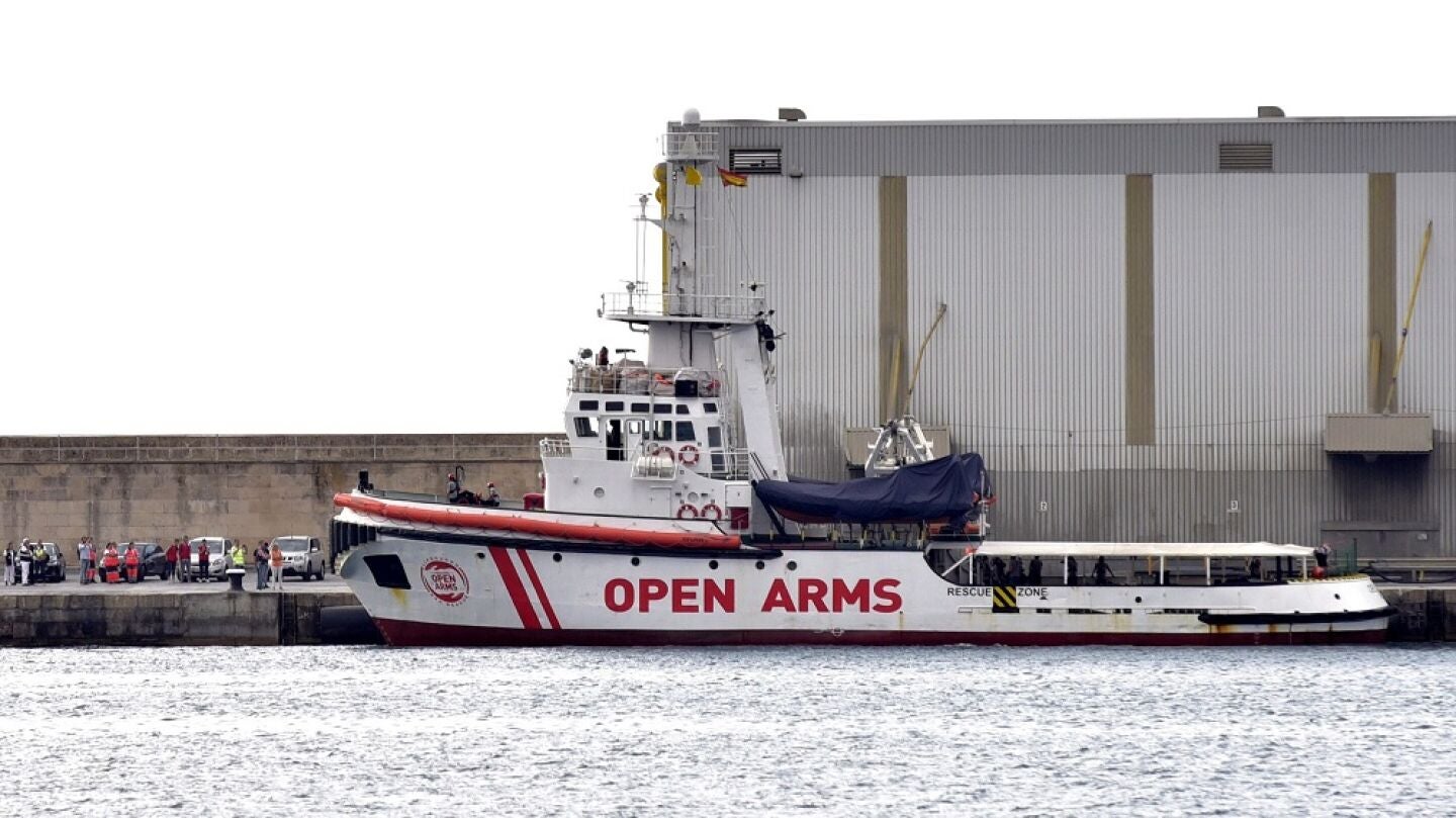 Vista de uno de los dos barcos de la Organizaci&oacute;n de Salvamento Open Arms