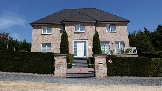 Vista del chalet de Waterloo al que Carles Puigdemont regresó desde Alemania Vista del chalet de Waterloo al que Carles Puigdemont regresó desde Alemania