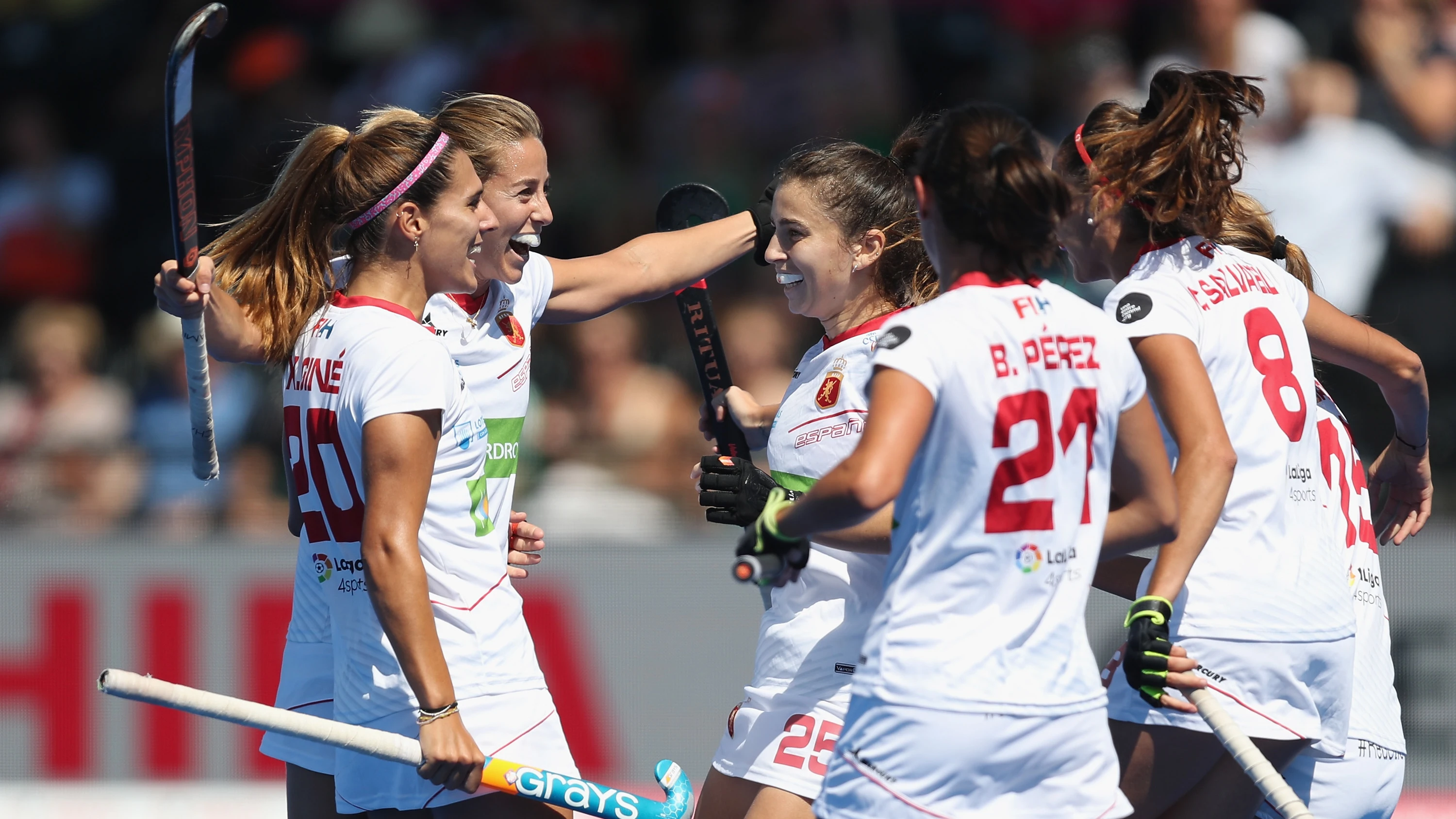 Las jugadoras españolas celebran un gol ante Australia