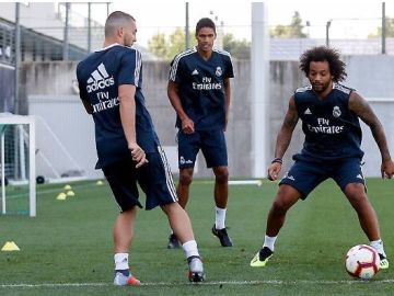 Varane y Kovacic se ejercitan junto a Marcelo en Valdebebas Varane y Kovacic se ejercitan junto a Marcelo en Valdebebas